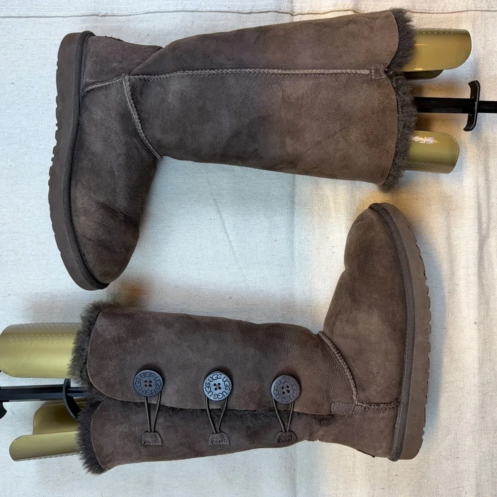 Ugg Boots Leather Upper Sheepskin Lining Brown Womens Size 9